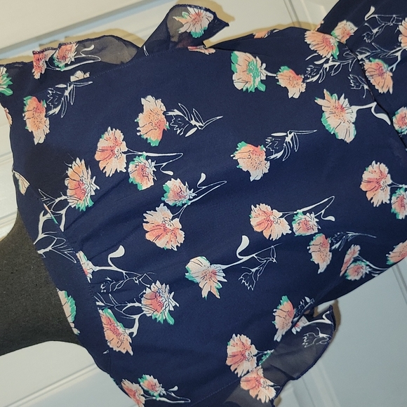 🌺 Adorable Floral Dress - Picture 9 of 12